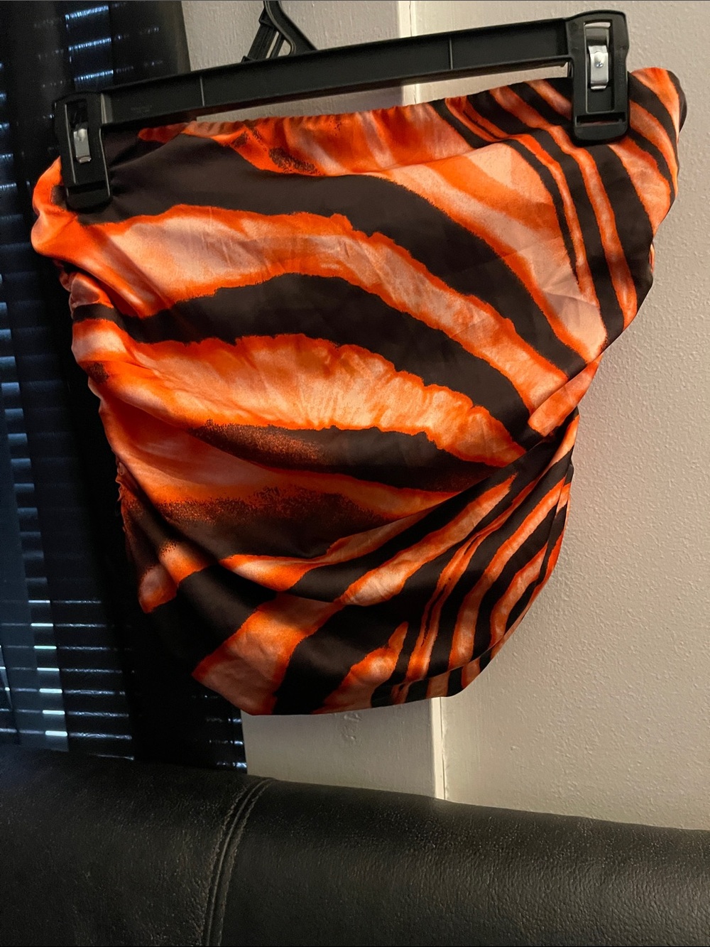 Super down Women’s Bold Orange & Black Zebra Print Tube Top Size XS NWT